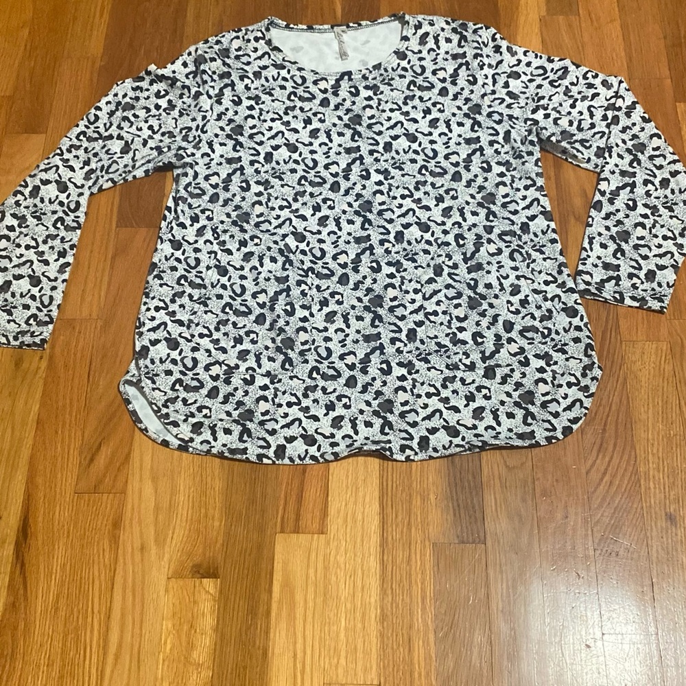 Lulu-B Black and White Animal Print Top